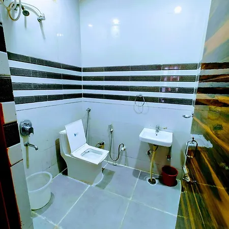 Hotel Yolo- Chandigarh Exterior photo