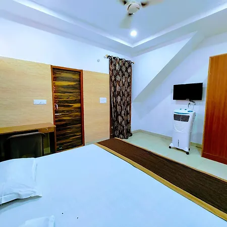 Hotel Yolo- Chandigarh Exterior photo