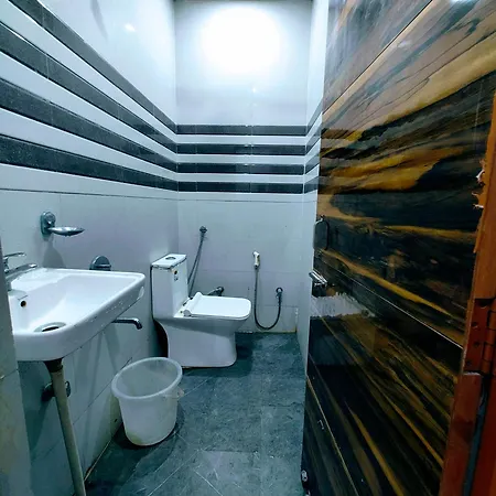 Hotel Yolo- Chandigarh Exterior photo