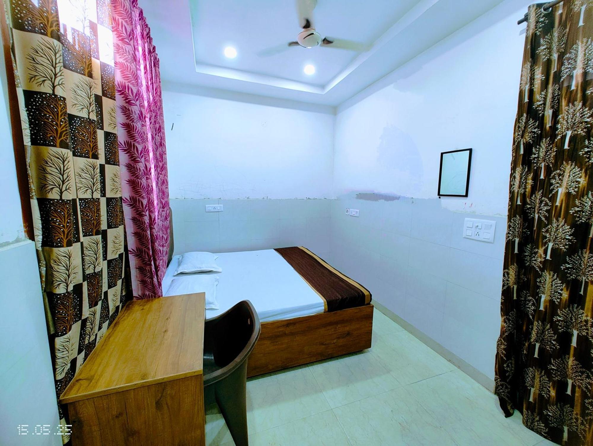 Hotel Yolo-
