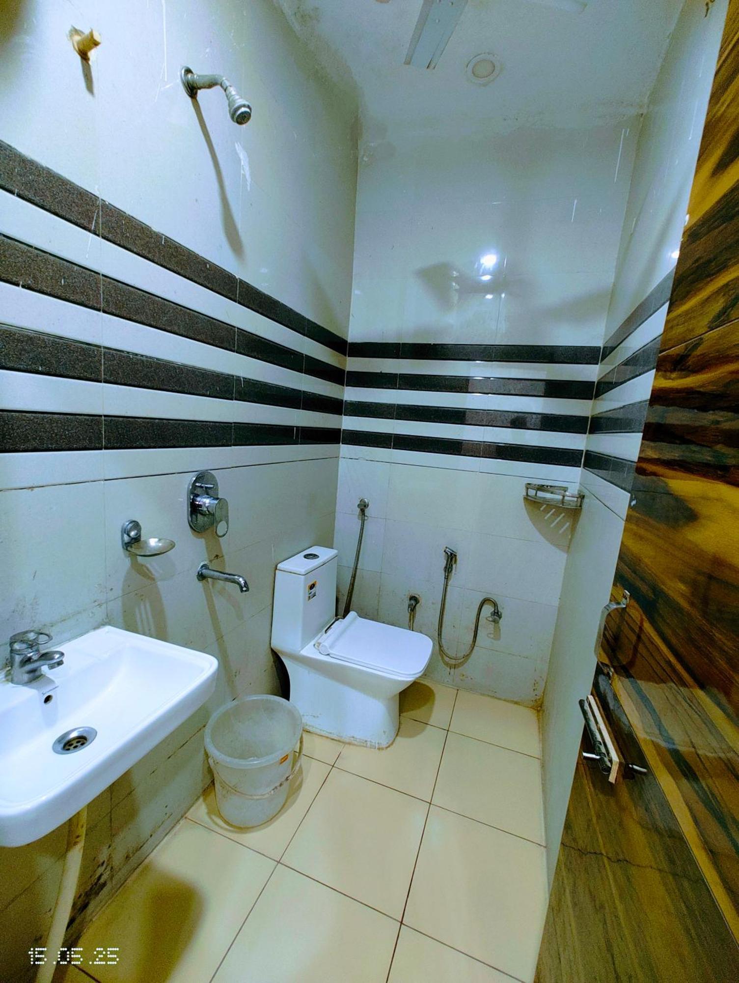 Yolo- Hotel Chandigarh