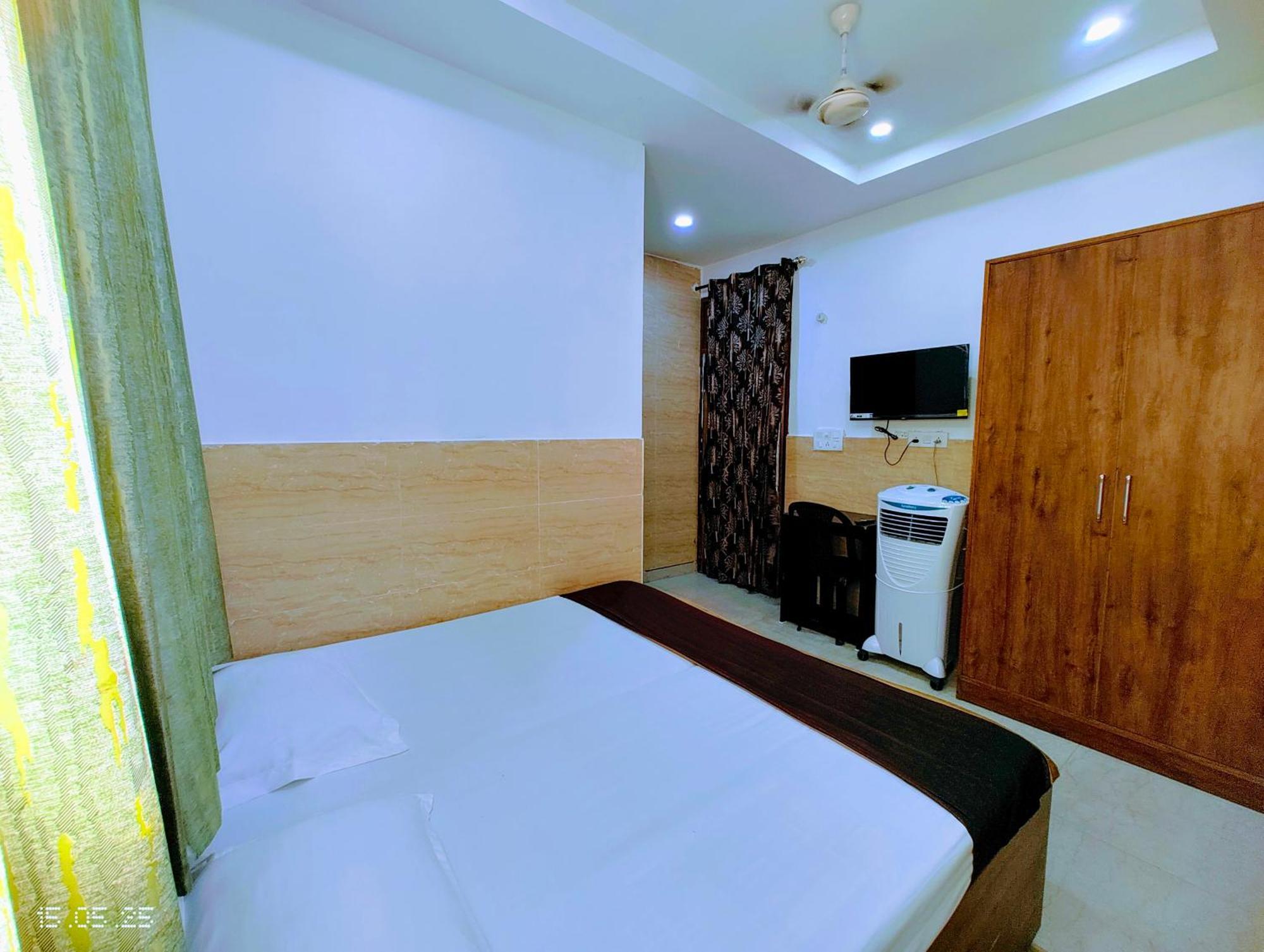 Yolo- Hotel Chandigarh