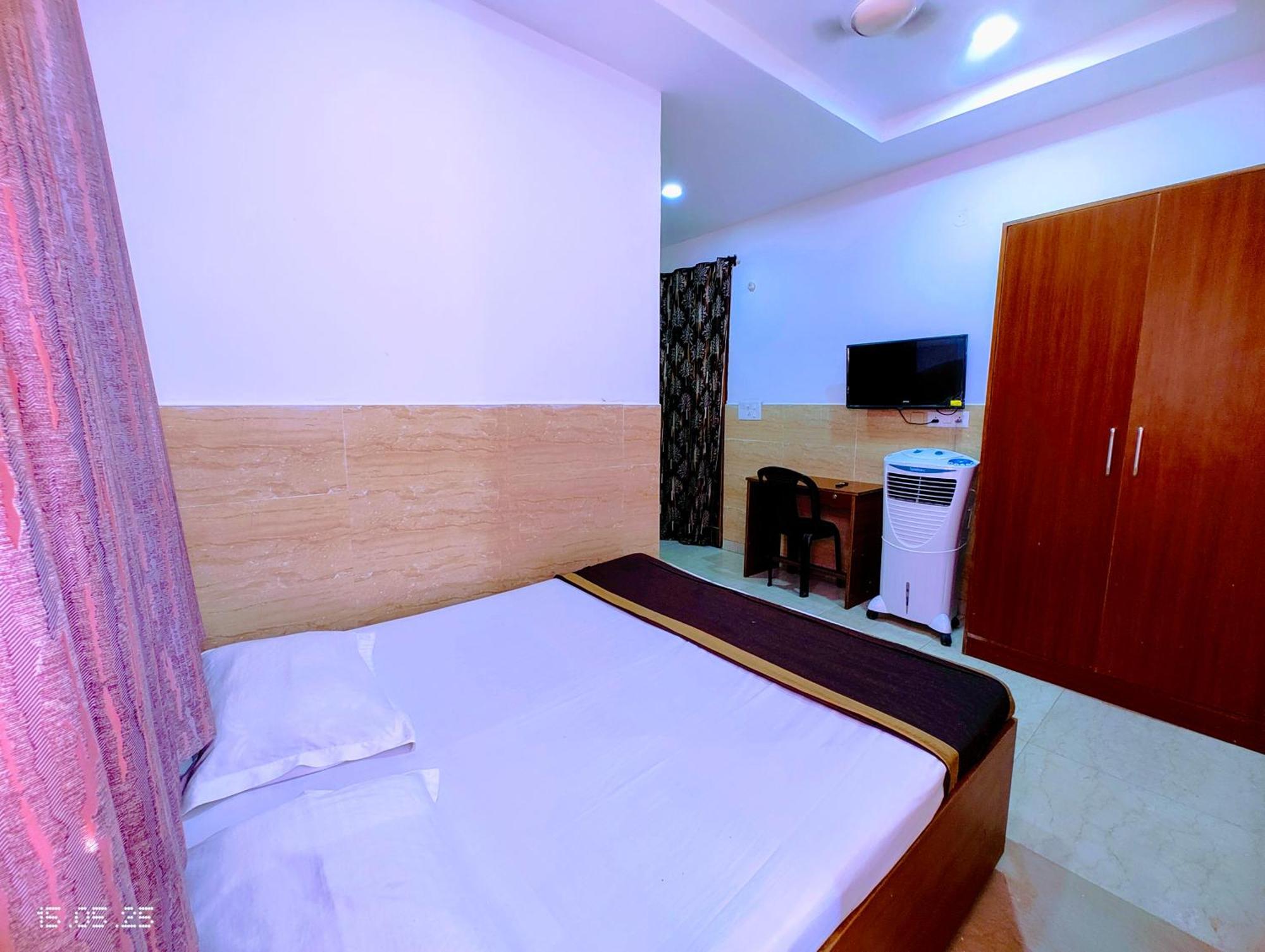 Yolo- 3* Chandigarh