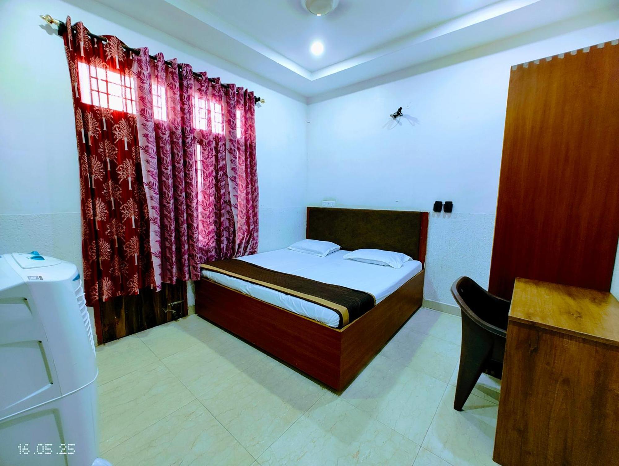 Hotel Yolo-